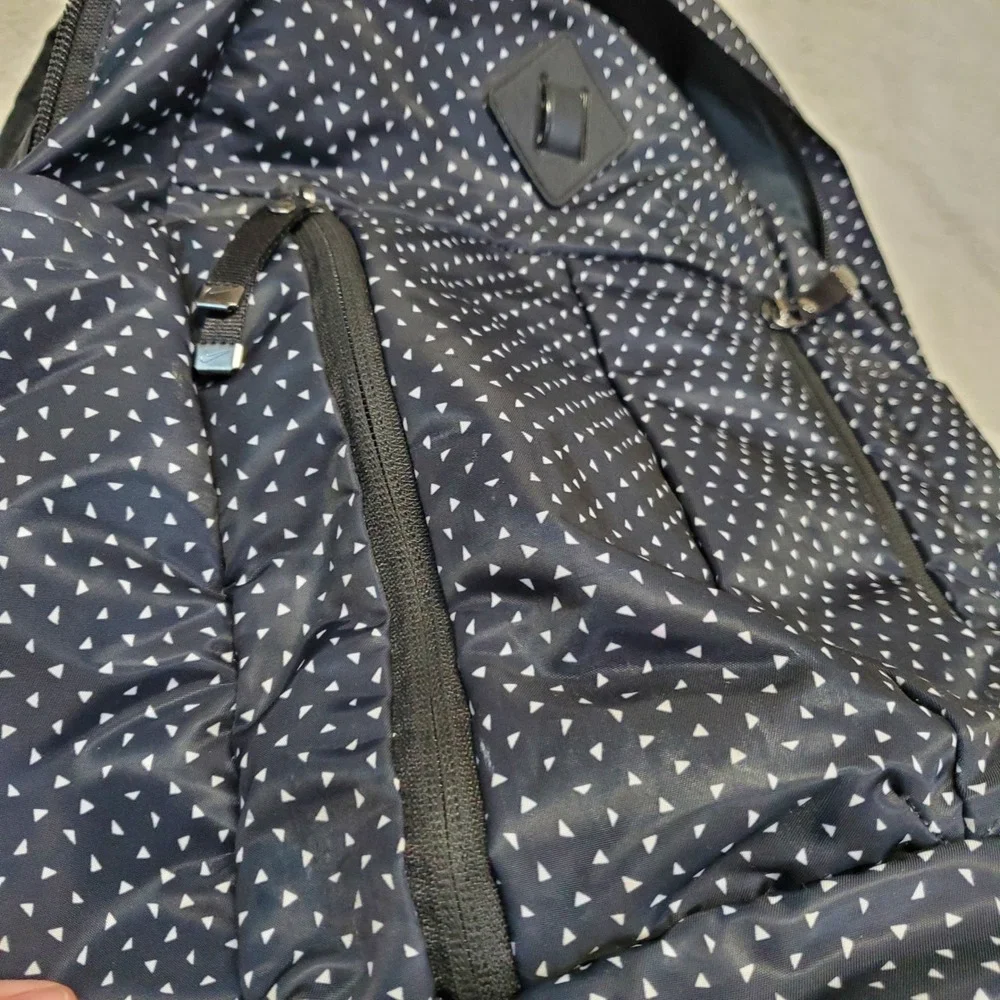 Nike Black‎ White Auralux Full Size Backpack Logo Casual Academia School Classic
